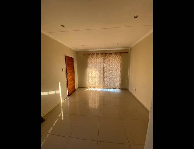 2 BEDROOM TOWNHOUSE FOR SALE IN BLUE HILLS